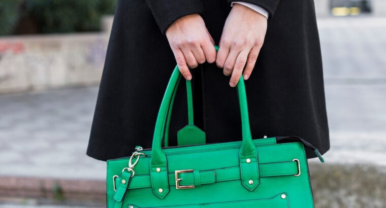 Elegant Women’s Designer Handbags – Up to 50% Off!